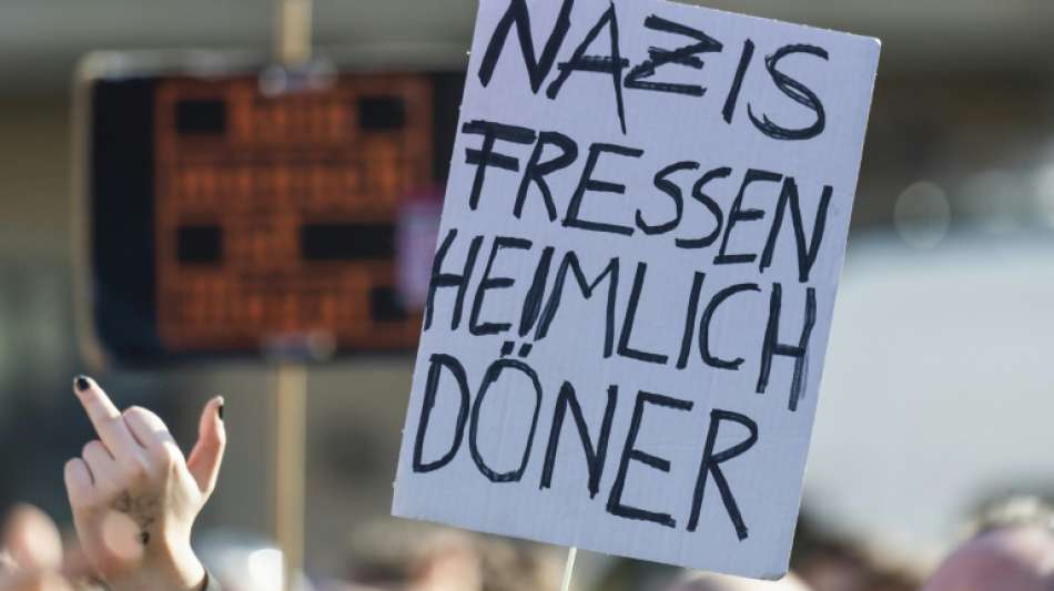 Tausende bei Demo gegen Pegida-Bewegung in Dresden
