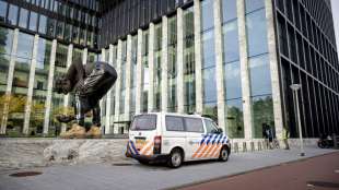 Verdächtige im Mordfall von Kriminalreporter de Vries bleiben in Haft