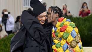 Wild kost&uuml;mierte Stars bei legend&auml;rer Met-Gala in New York