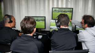 Umfrage in England: Fußball durch VAR "unerfreulicher"
