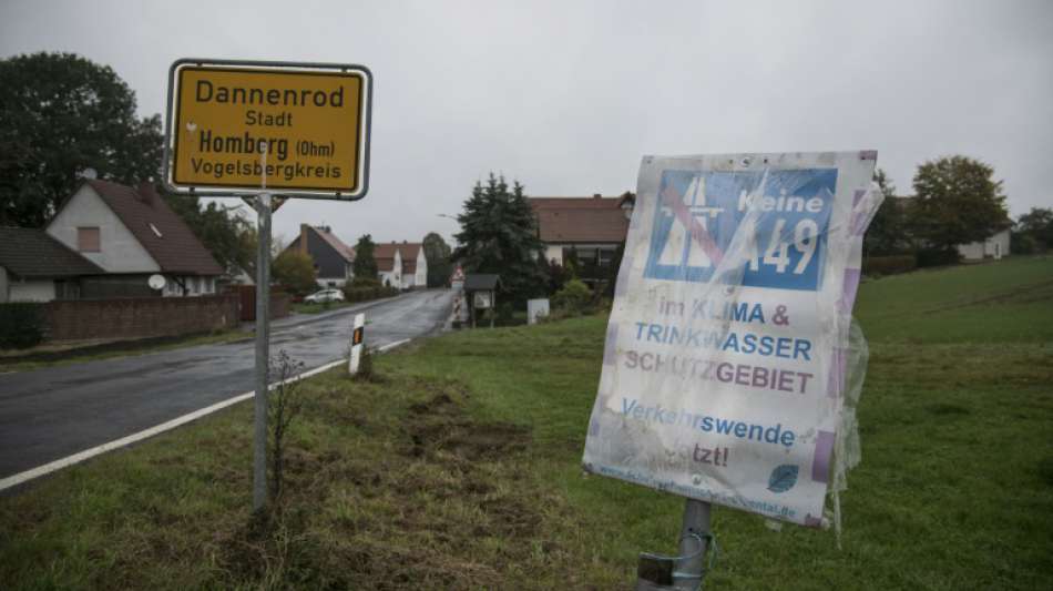 Polizei räumt Zeltlager gegen umstrittenen Autobahnausbau im hessischen Herrenwald
