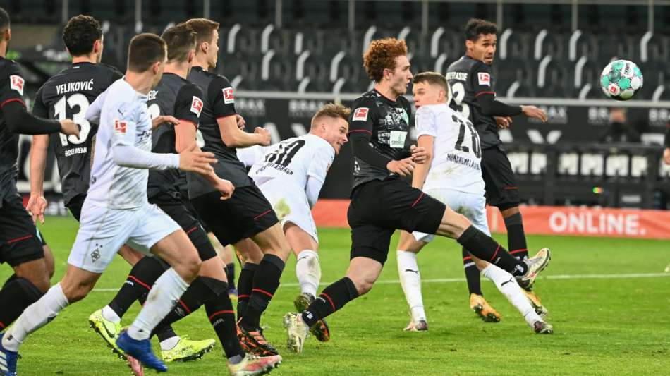 Gladbach siegt nach Corona-Wirbel um Embolo