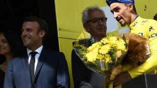 Macron besucht Tour de France in den Pyren&auml;en