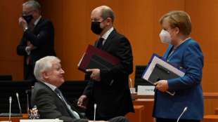 Zufriedenheit mit der Bundesregierung weiter hoch