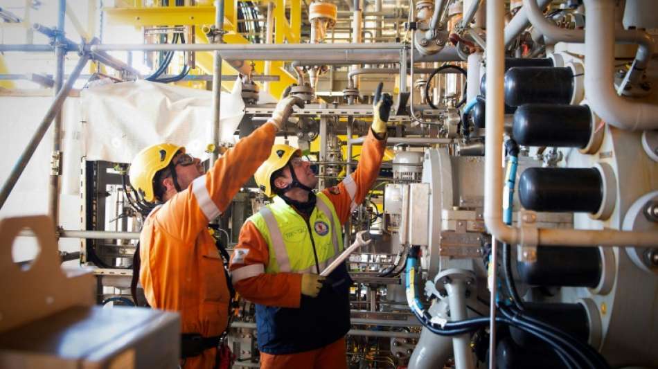 Angst vor Omikron-Folgen l&auml;sst &Ouml;lpreise sinken 