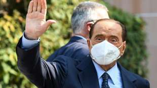 Berlusconi nach Behandlung wegen Herzproblemen wieder aus Krankenhaus entlassen