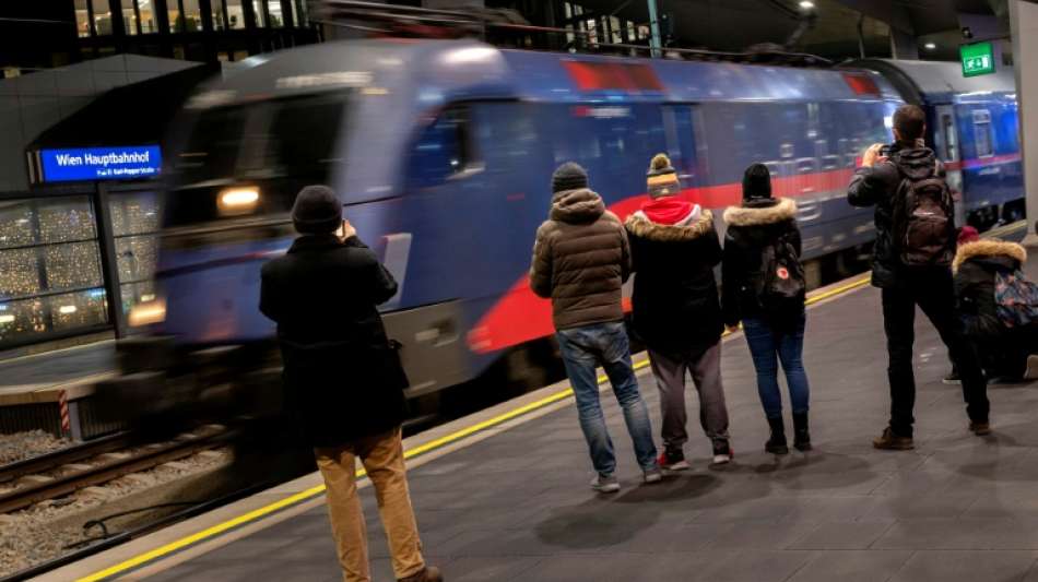 Erster Nachtzug aus Wien seit 2007 trifft in Paris ein
