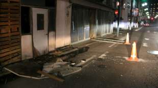 Dutzende Verletzte nach Erdbeben der St&auml;rke 7,3 in Japan
