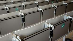 Umfrage: Kaum Corona-Tests und Präsenzveranstaltungen für Studierende