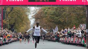 Kenianer Eliud Kipchoge läuft als erster Mensch Marathon unter zwei Stunden