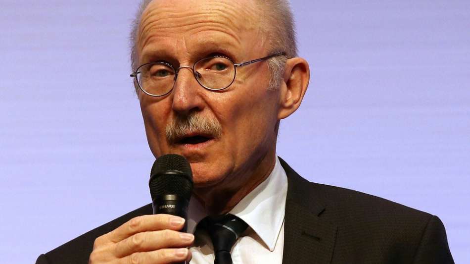 Vor DFB-Wahl: Lemke will Keller als "Robin Hood" sehen