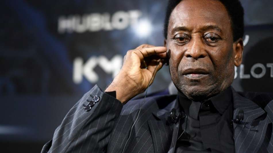 Pele in Paris im Krankenhaus untersucht