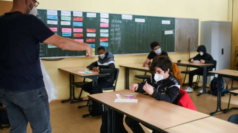 Politiker sorgen sich angesichts steigender Corona-Zahlen um Kinder und Jugendliche