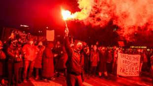 Tausende Polen protestieren gegen nahezu vollst&auml;ndiges Abtreibungsverbot 