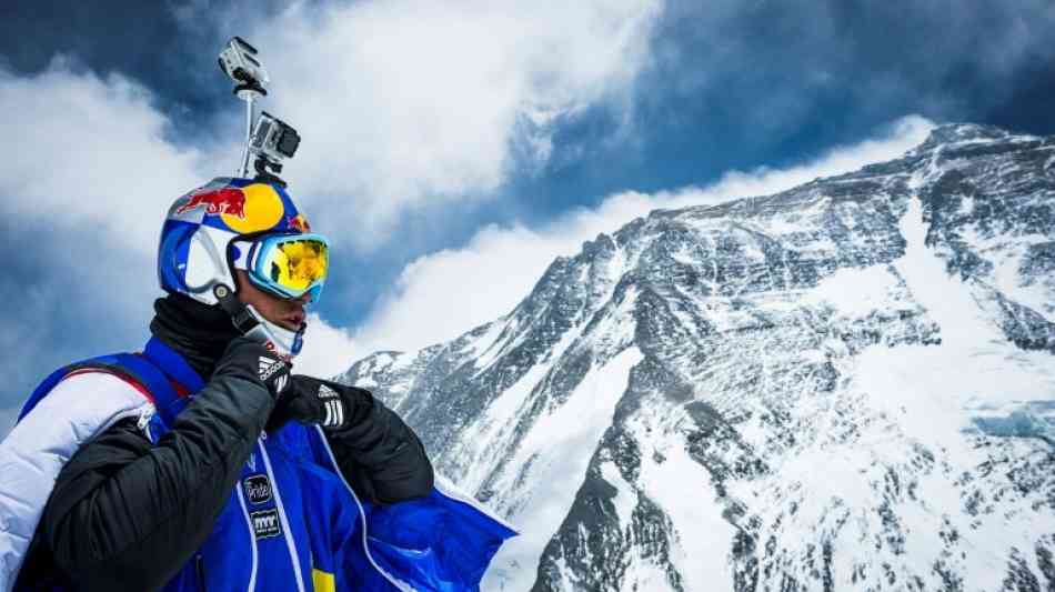 Russischer Extremsportler stirbt bei Fallschirmsprung aus 7000 Metern
