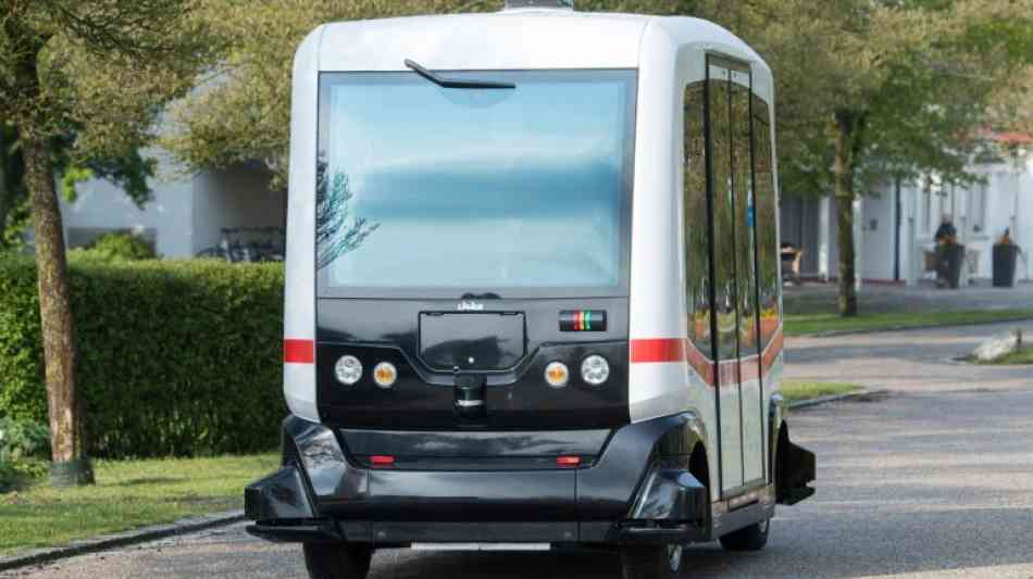 Deutsche Bahn nimmt in Bayern autonom fahrenden Kleinbus in Betrieb