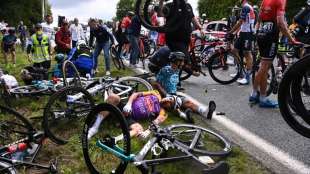 Verursacherin von Massensturz bei Tour de France muss Geldstrafe zahlen