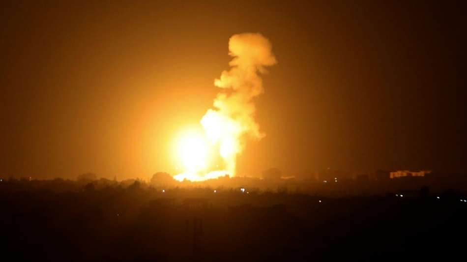 Israel fliegt Luftangriffe auf Gazastreifen