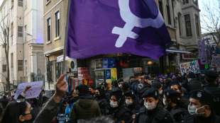 Tausende demonstrieren in Türkei gegen Austritt aus Abkommen gegen Gewalt an Frauen