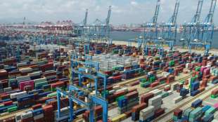 Nach Schiffskollision in chinesischem Hafen Qingdao rund 400 Tonnen Öl ausgelaufen