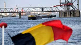 In Container eingeschlossene Drogenschmuggler in Belgien rufen in Panik Polizei
