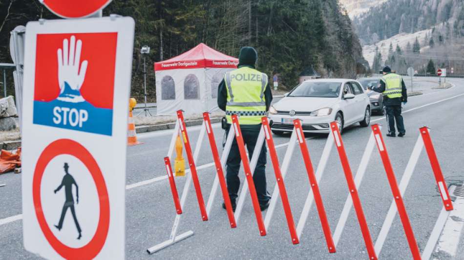 Politiker im In- und Ausland fordern Seehofer zu Grenzöffnung auf
