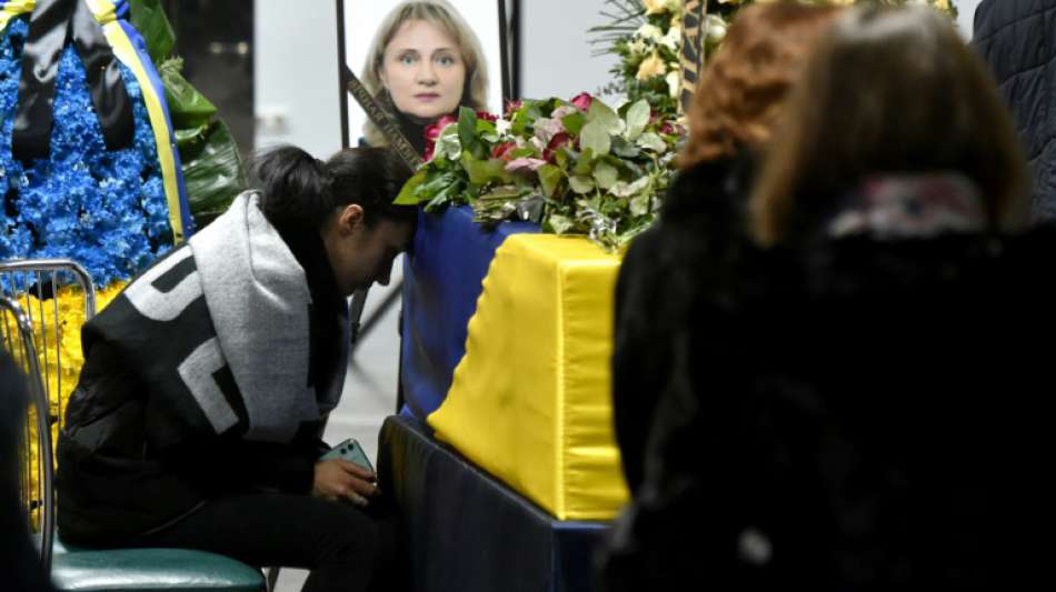 Überreste ukrainischer Opfer von Flugzeug-Abschuss in ihre Heimat übergeführt