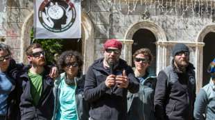 Freiwillige verlassen nach 40 Tagen Höhle in Frankreich