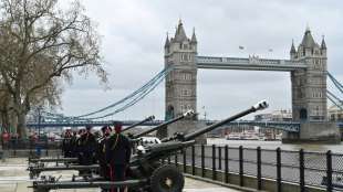 Kanonensalven zur Ehren von Prinz Philip