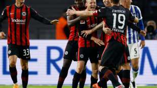 Bärenstarke Frankfurter schockieren Hertha: Sprung an die Tabellenspitze