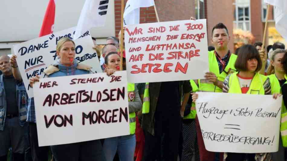 Air-Berlin-Mitarbeiter machen mit Protestaktion Druck auf Arbeitgeber