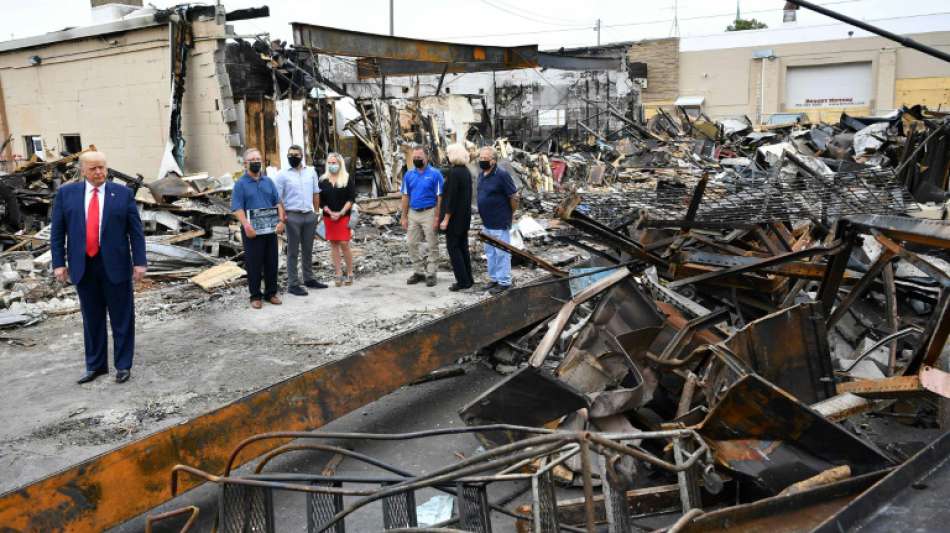 Trump bezeichnet Ausschreitungen in Kenosha bei Besuch als "Inlandsterrorismus"