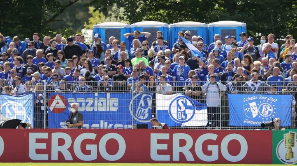 Sportpolitiker f&uuml;r Zugangsregeln in Bundesliga-Stadien