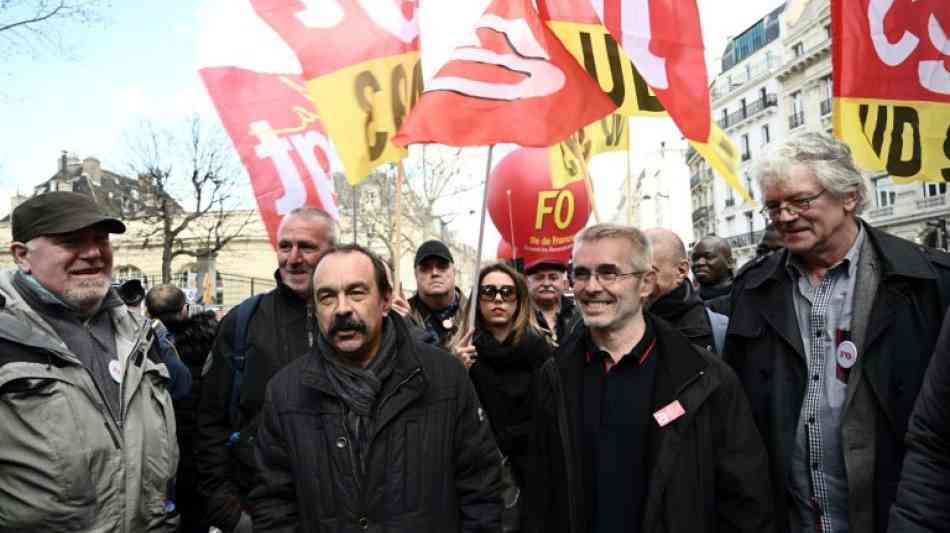 Zehntausende Franzosen demonstrieren für soziale Gerechtigkeit