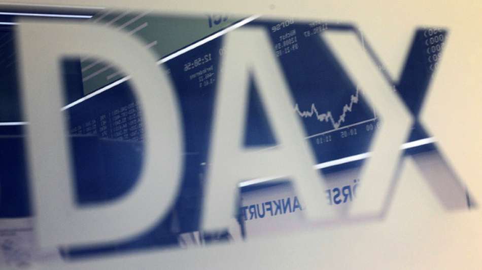 Dax fällt zu Handelsbeginn um 7,4 Prozent