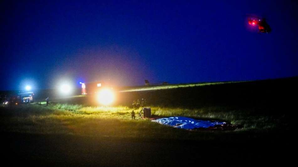 Nach Absturz von Heißluftballon im Sauerland ein Fahrgast in Lebensgefahr