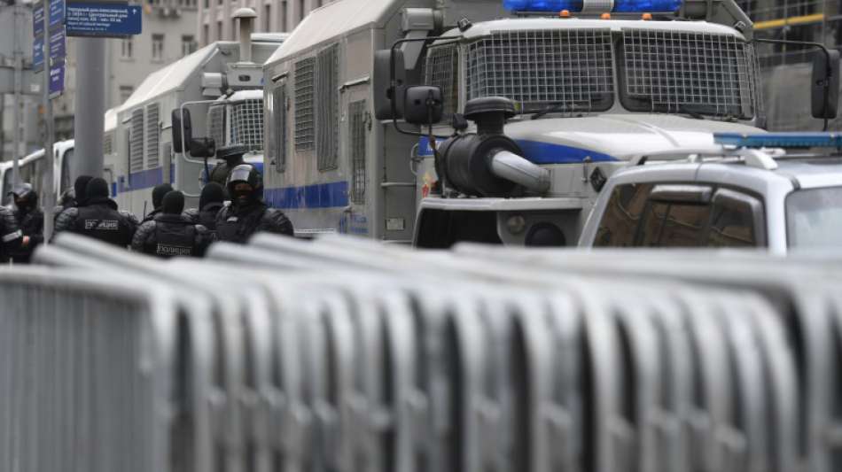 Polizei geht massiv gegen demonstrierende Nawalny-Anh&auml;nger vor