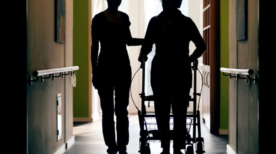Umfrage: Schlafprobleme bei Pflegern beeinträchtigen Versorgung Pflegebedürftiger