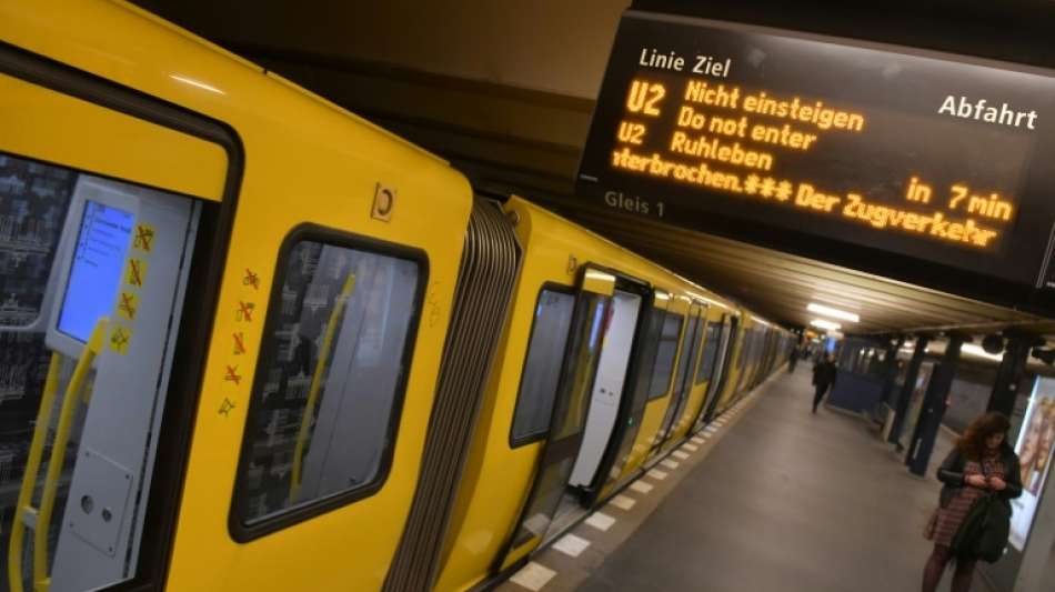Berliner U-Bahnlinie wegen Hohlraum in der Tunneldecke zeitweilig unterbrochen