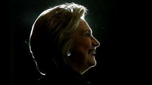 Bericht: US-Regierung weitet Untersuchung zu Clintons E-Mail-Affäre aus