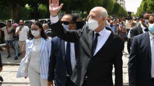 Tunesiens Präsident verlängert umstrittene Parlaments-Suspendierung