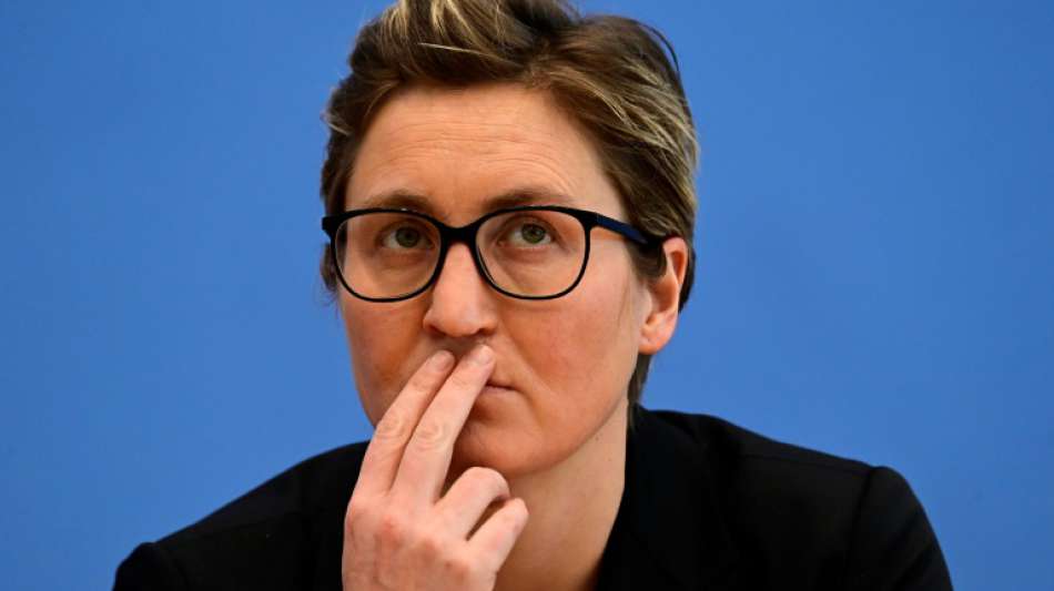 Linke wirft Bunderegierung Versagen bei der Impfkampagne vor