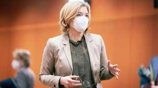 Klöckner wirbt in Pandemiezeiten für Urlaub auf dem Bauernhof