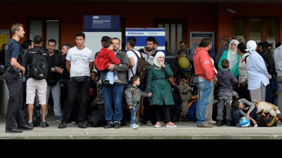  Wüst wirft Bund in Asylpolitik Untätigkeit vor - Faeser sieht Länder in der Pflicht 