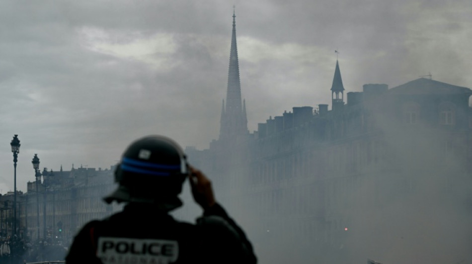  Neue Proteste in Frankreich: Tr&auml;nengas-Einsatz in mehreren St&auml;dten - ruhige Lage in Paris 