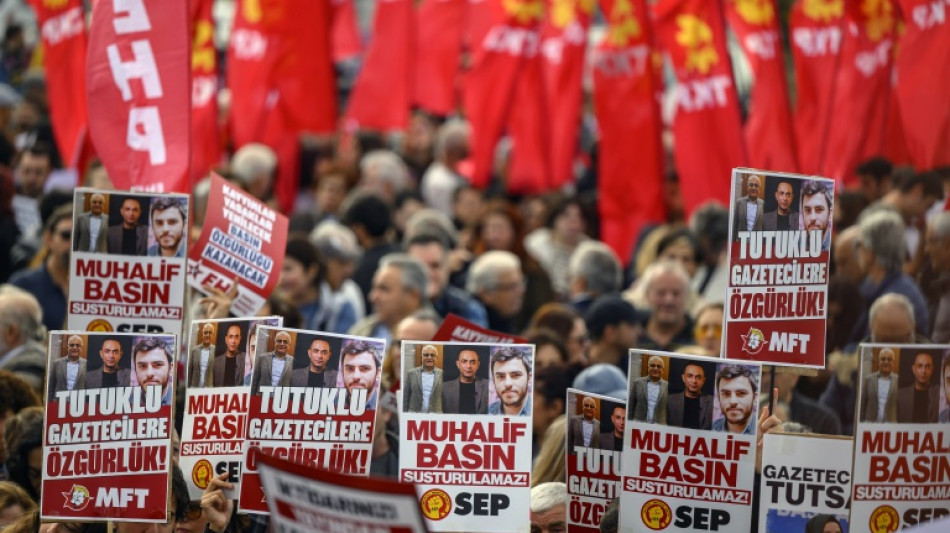  Tausende in der T&uuml;rkei demonstrieren gegen Einschr&auml;nkung der Pressefreiheit 
