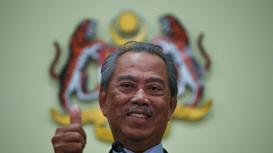 Race on to form coalition govt in Malaysia after election deadlock