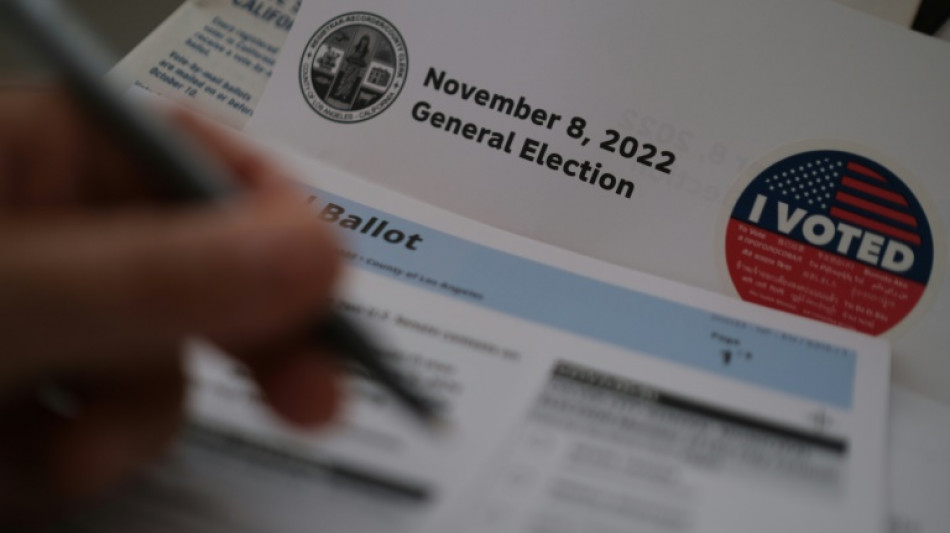 Desinformaci&oacute;n electoral, un asunto de familia que revive miedos entre hispanos en EEUU
