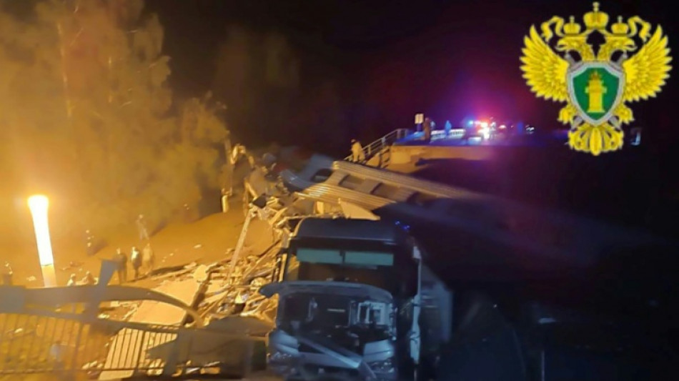 Siete muertos al derrumbarse dos puentes en Rusia, se investigan "actos de terrorismo"