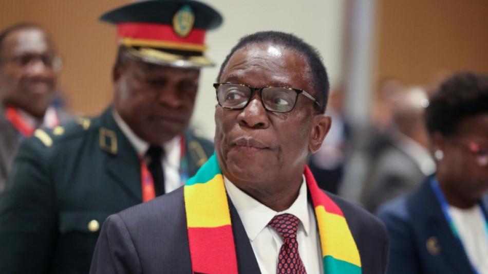  Zimbabwe Senate approves bill to extend presidential term 